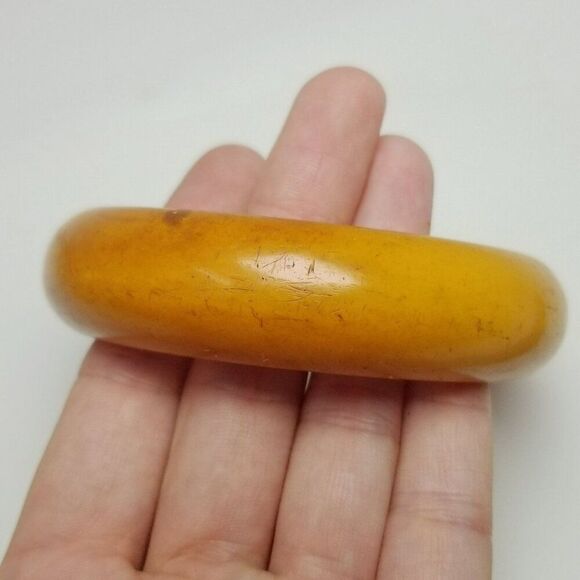 Vintage Chunky Orange Plastic Curved Bangle Bracelet, Retro 60s Style, Estate - Picture 2 of 7